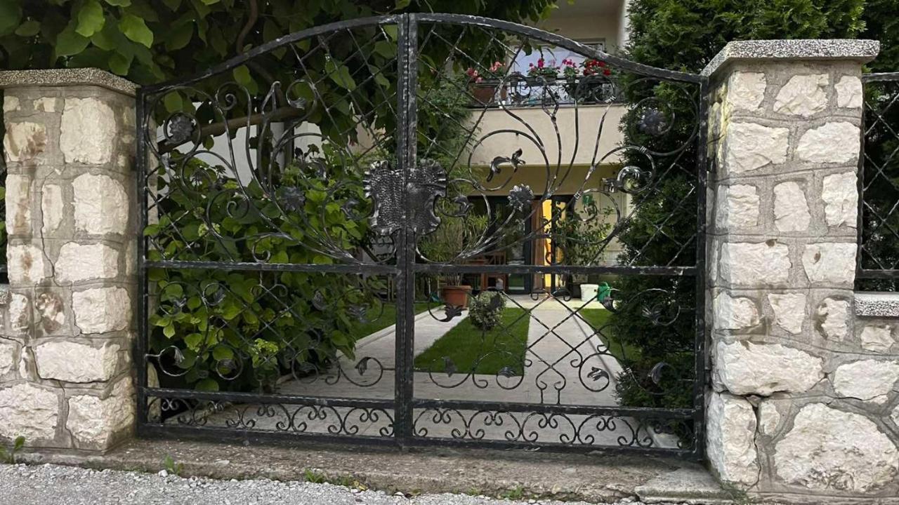 Visoko New Concept - 7 Minutes From The Pyramids - City Center Bagian luar foto